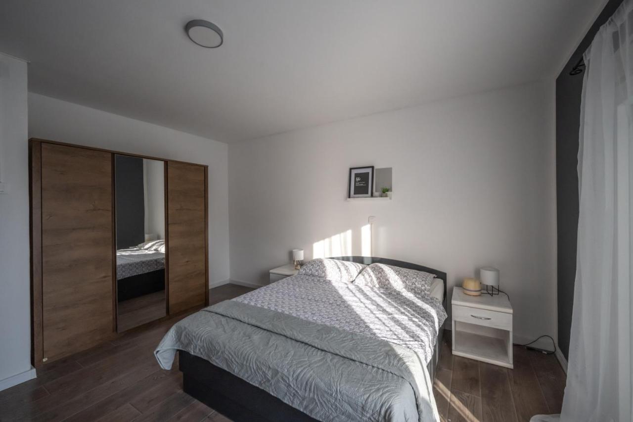 Hedonist Apartment Sibenik Luaran gambar